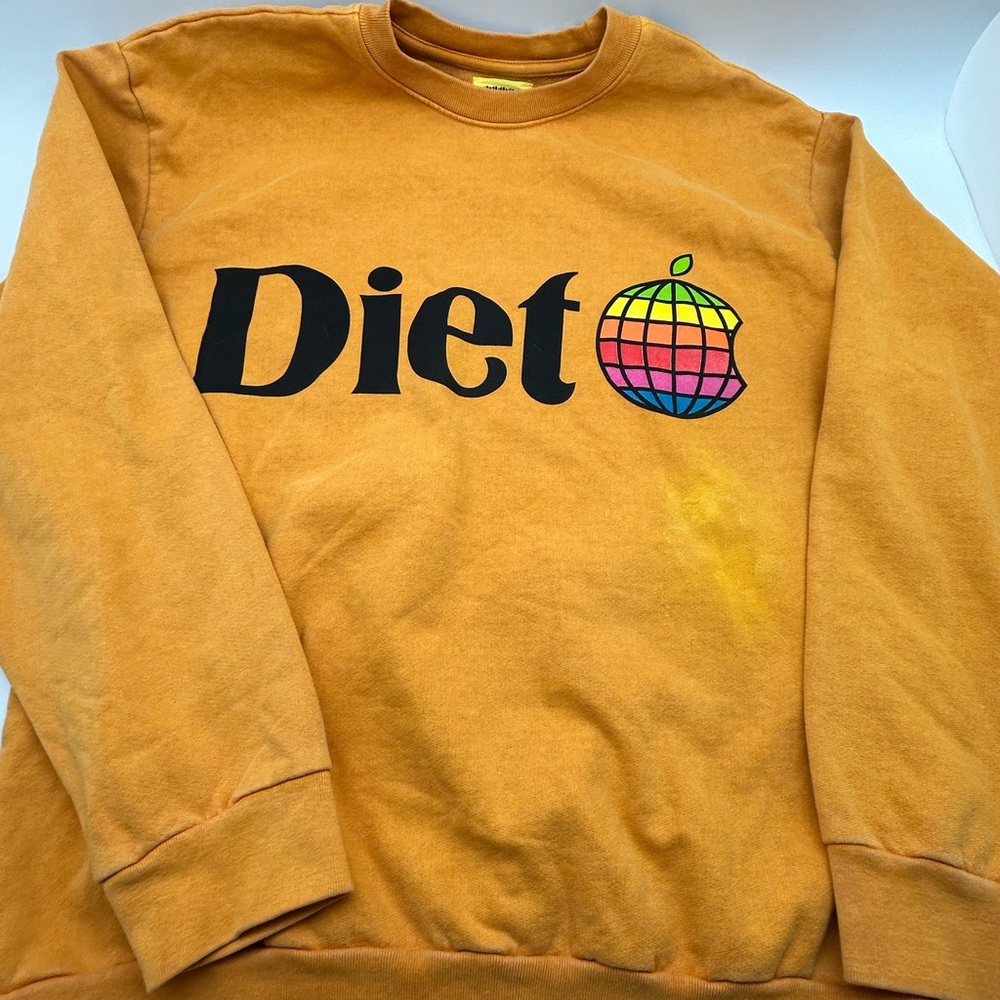 Diet Starts Monday Apple Sweatshirt Men’s Size Large Yellow